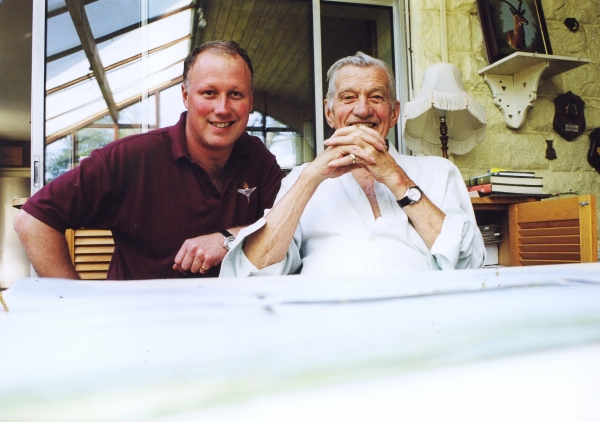 Graeme met top British fighter Ace Johnnie Johnson several times in the course of producing artwork and having it signed by him.
