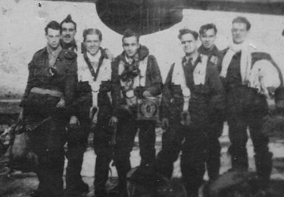 Pilot: P/O. Douglas Robert Dibbins 171730 R.A.F.V.R. Age. 21. Killed<br>Fl/Eng: Sgt. Gerard John Head 1801075 R.A.F.V.R. Age. 20. Killed<br>Nav: Sgt. Kenneth Craven Oswald 1493028 R.A.F.V.R. Age. 22. Killed<br>Air/Bmr: Fl/Sgt. John Raymond Bathe 1395700 R.A.F.V.R. Age. 30. Killed<br>W/Op/Air/Gnr: Sgt. James George Davenport 1337654 R.A.F.V.R. Age. 21. Killed<br>Air/Gnr: Sgt. Norris Mervyn Harrison 1819564 R.A.F.V.R. Age. 19. Killed<br>Air/Gnr: Fl/Sgt. John Anderson 1573409 Age. 20. Injured