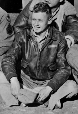 Photograph cropped from crew photo of Flying Fortress 42-3283 Yankee Queen.
